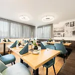 Flora Otel 4*