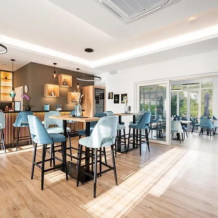 Otel Flora Velden am Wörthersee