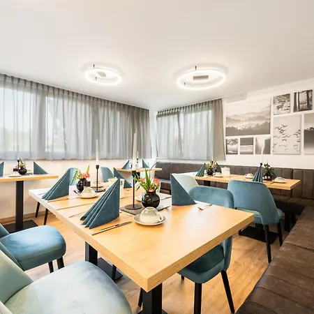 Flora Hotel 4*
