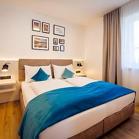 Flora Hotel 4*