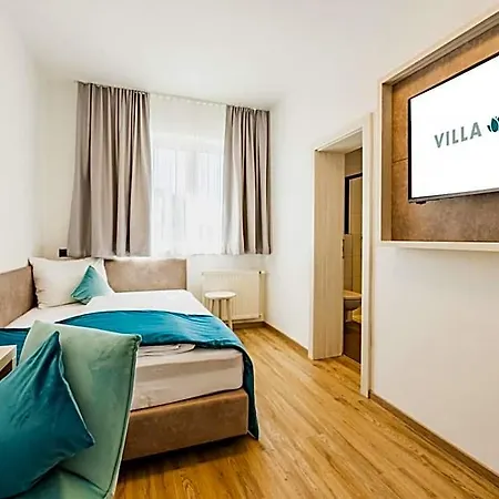 Flora Hotel 4*