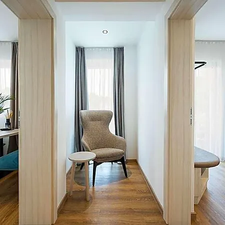 Hotel Flora 4*